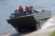 Trebiovsk tankisti prekonali vodn prekku na Leti 4